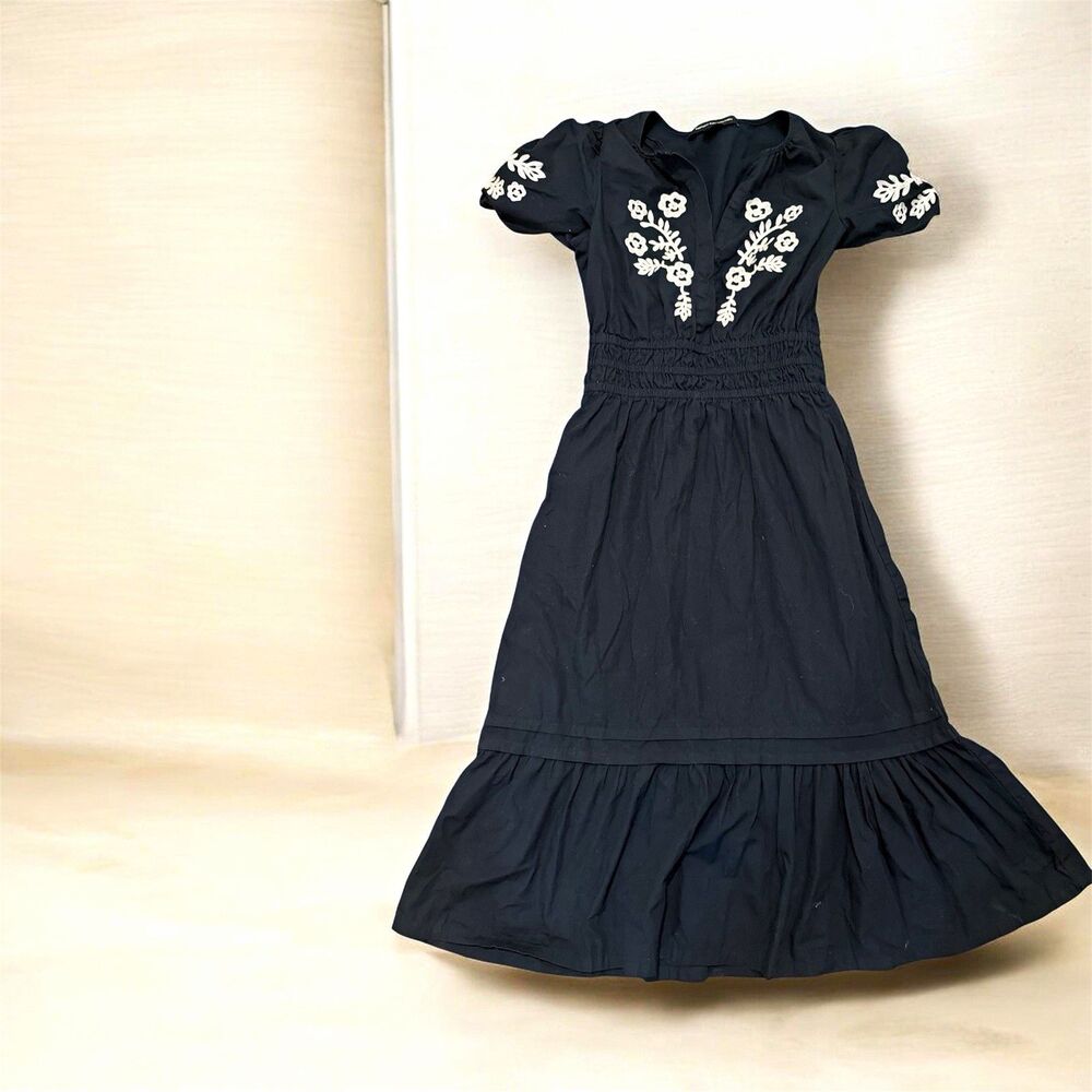 French Connection Black/White Embroidered Puff Sleeve V-Neck Midi A-Line XS